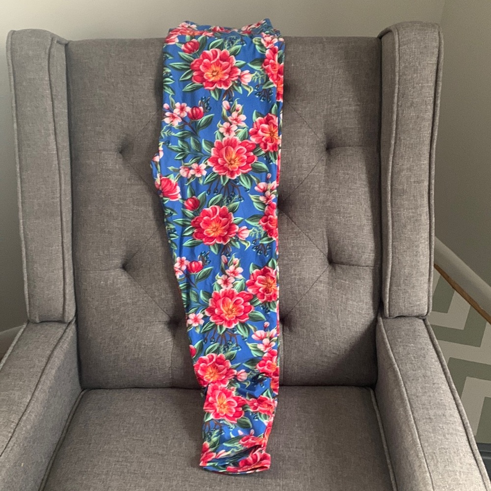 Lularoe TC blue floral leggings. NWOT